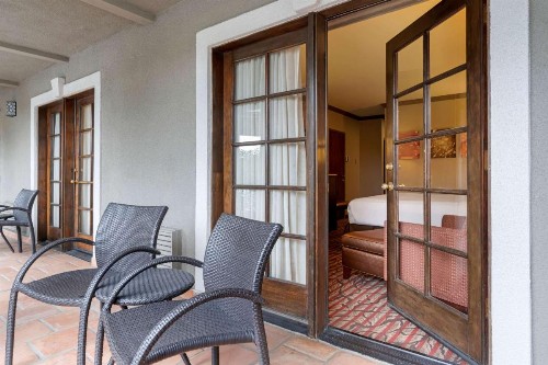 Best Western Plus Brookside Inn - image 26