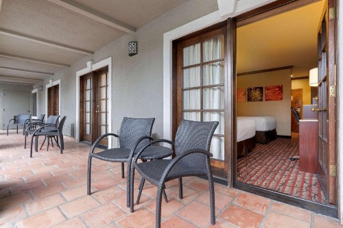 Best Western Plus Brookside Inn - image 30