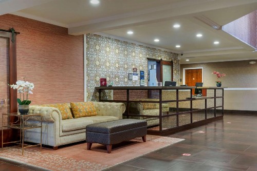 Best Western Plus Brookside Inn - image 42