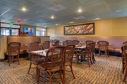 Best Western Plus Brookside Inn - image 47