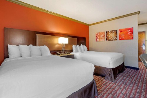 Best Western Plus Brookside Inn - image 5