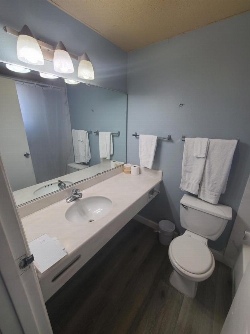 Heritage Inn - image 13
