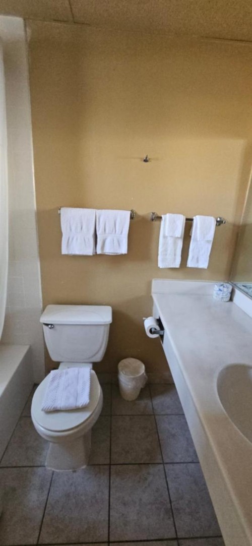Heritage Inn - image 1