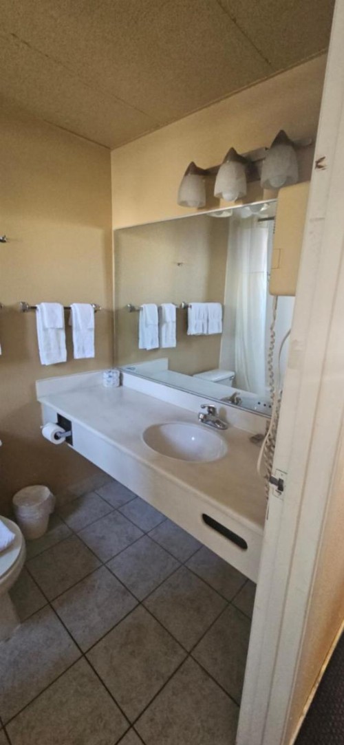 Heritage Inn - image 18