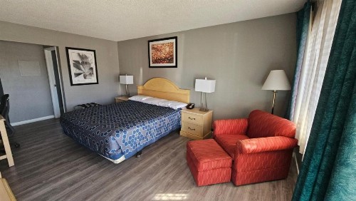Heritage Inn - image 23