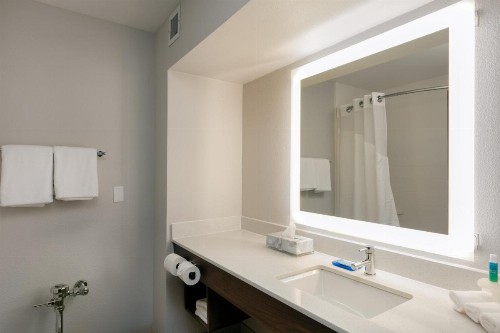 Holiday Inn Express & Suites Milton East I-10 an IHG Hotel - image 13