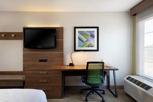 Holiday Inn Express & Suites Milton East I-10 an IHG Hotel - image 19
