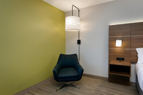 Holiday Inn Express & Suites Milton East I-10 an IHG Hotel - image 21