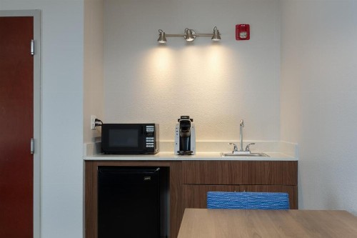 Holiday Inn Express & Suites Milton East I-10 an IHG Hotel - image 22