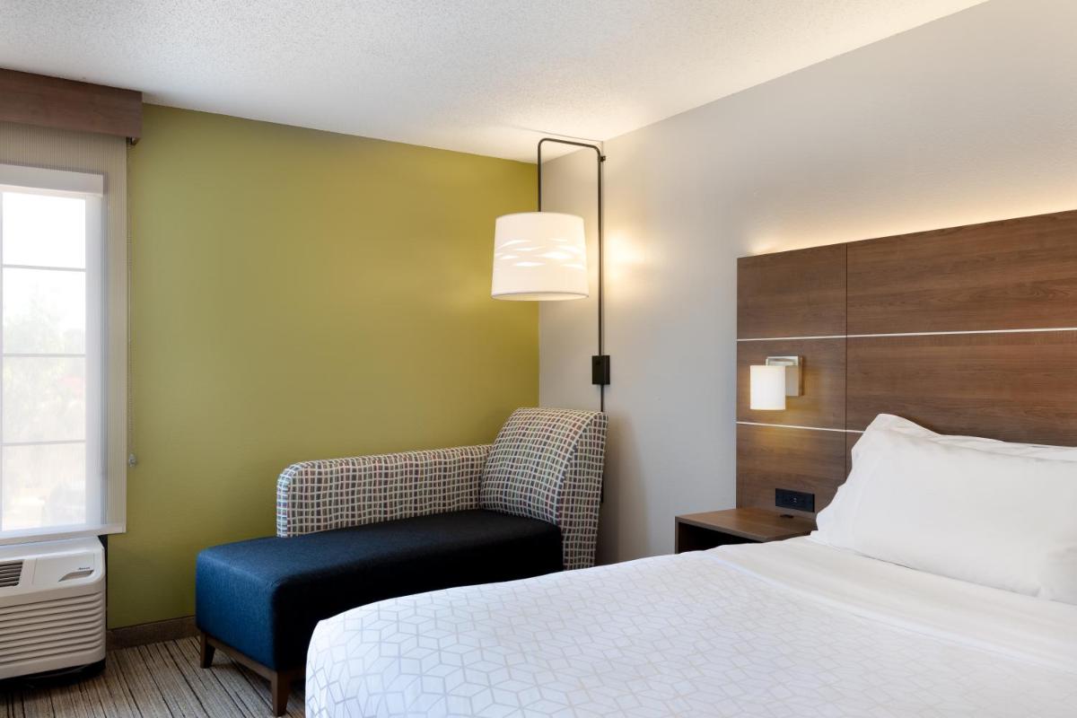 Holiday Inn Express & Suites Milton East I-10 an IHG Hotel - image 3