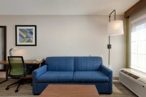 Holiday Inn Express & Suites Milton East I-10 an IHG Hotel - image 34