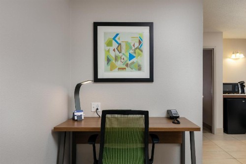Holiday Inn Express & Suites Milton East I-10 an IHG Hotel - image 41