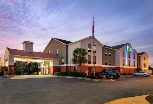 Holiday Inn Express & Suites Milton East I-10 an IHG Hotel - image 47