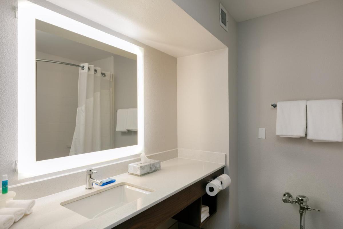 Holiday Inn Express & Suites Milton East I-10 an IHG Hotel - image 7