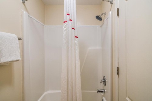 Red Roof Inn & Suites Pensacola East - Milton - image 11