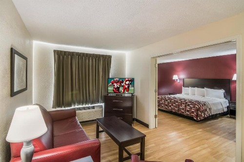 Red Roof Inn & Suites Pensacola East - Milton - image 15