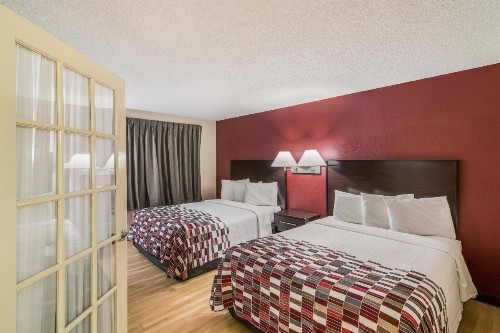 Red Roof Inn & Suites Pensacola East - Milton - image 2