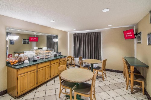 Red Roof Inn & Suites Pensacola East - Milton - image 22