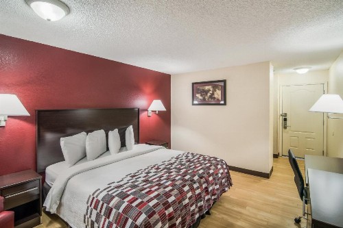 Red Roof Inn & Suites Pensacola East - Milton - image 24