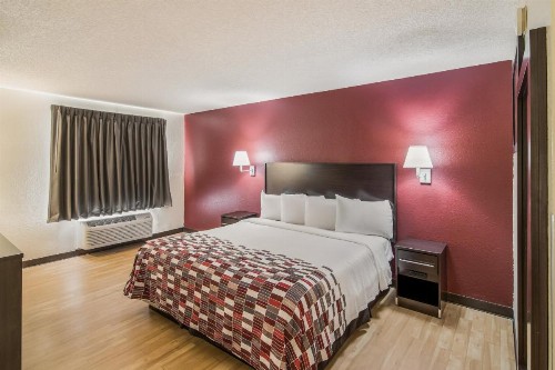 Red Roof Inn & Suites Pensacola East - Milton - image 8