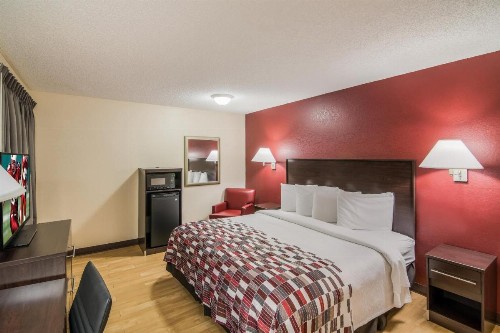 Red Roof Inn & Suites Pensacola East - Milton - image 9
