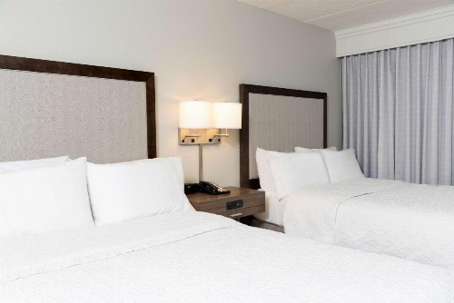 Hampton Inn Milwaukee Northwest - image 13