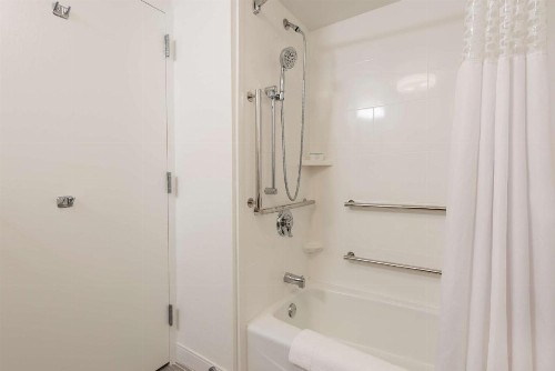 Hampton Inn Milwaukee Northwest - image 14