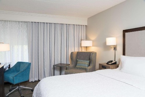 Hampton Inn Milwaukee Northwest - image 20