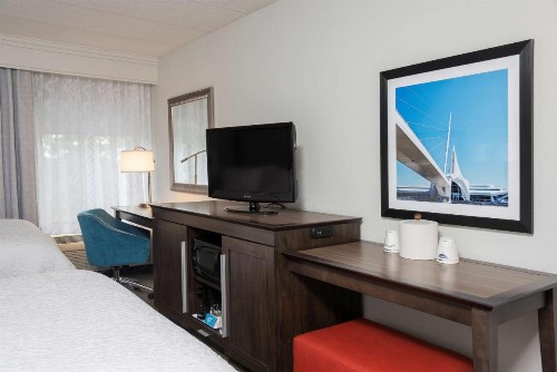 Hampton Inn Milwaukee Northwest - image 21