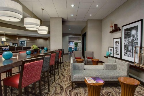 Hampton Inn & Suites Milwaukee Downtown - image 16