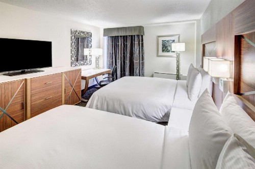 DoubleTree by Hilton Milwaukee Downtown - image 14