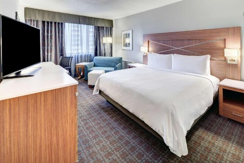 DoubleTree by Hilton Milwaukee Downtown - image 22