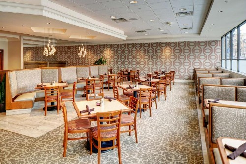 DoubleTree by Hilton Milwaukee Downtown - image 5