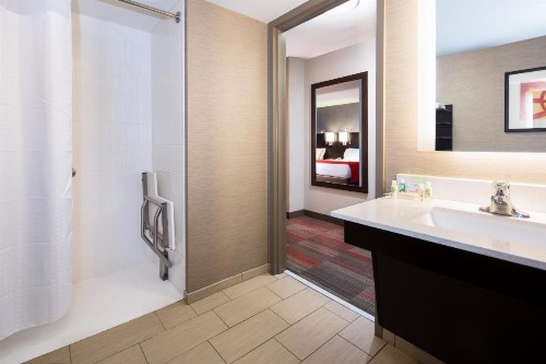 Holiday Inn Milwaukee Riverfront an IHG Hotel - image 33