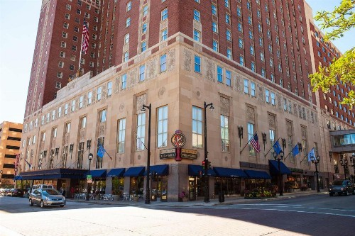 Hilton Milwaukee City Center - image 2