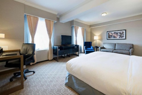 Hilton Milwaukee City Center - image 36