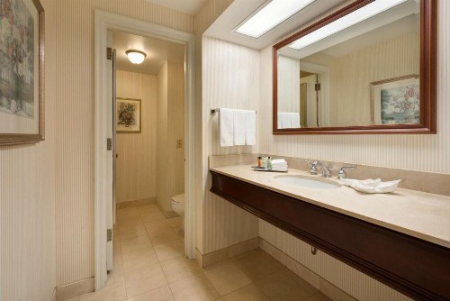 Hilton Milwaukee City Center - image 44