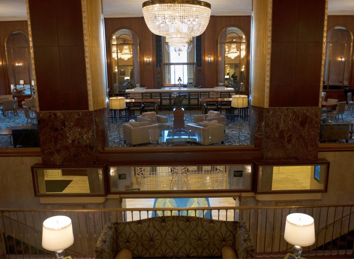 Hilton Milwaukee City Center - image 6