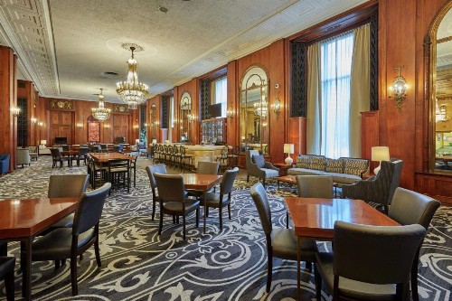 Hilton Milwaukee City Center - image 9
