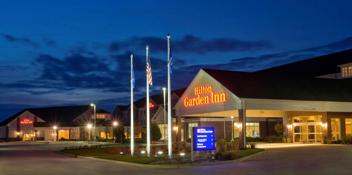 Hilton Garden Inn Milwaukee Northwest Conference Center - main image