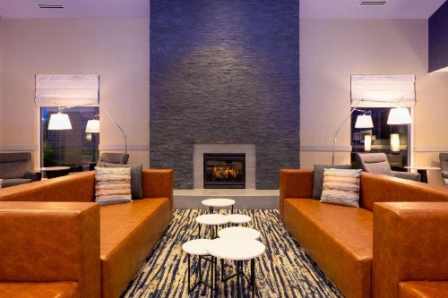 Hilton Garden Inn Milwaukee Northwest Conference Center - image 15