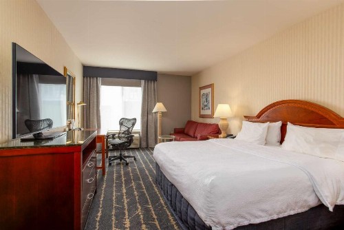 Hilton Garden Inn Milwaukee Northwest Conference Center - image 18