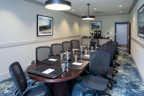 Hilton Garden Inn Milwaukee Northwest Conference Center - image 20