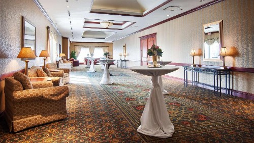 Hilton Garden Inn Milwaukee Northwest Conference Center - image 31