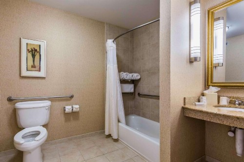 Hilton Garden Inn Milwaukee Northwest Conference Center - image 32