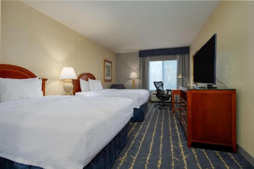 Hilton Garden Inn Milwaukee Northwest Conference Center - image 33