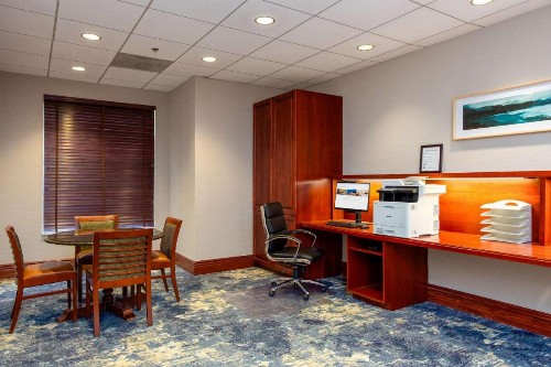 Hilton Garden Inn Milwaukee Northwest Conference Center - image 34