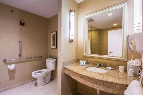 Hilton Garden Inn Milwaukee Northwest Conference Center - image 46