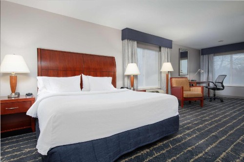 Hilton Garden Inn Milwaukee Northwest Conference Center - image 6