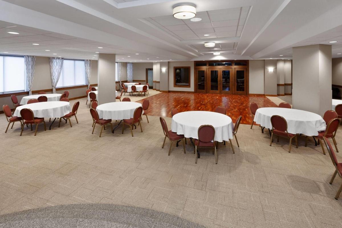 Ambassador Inn At Marquette - main image